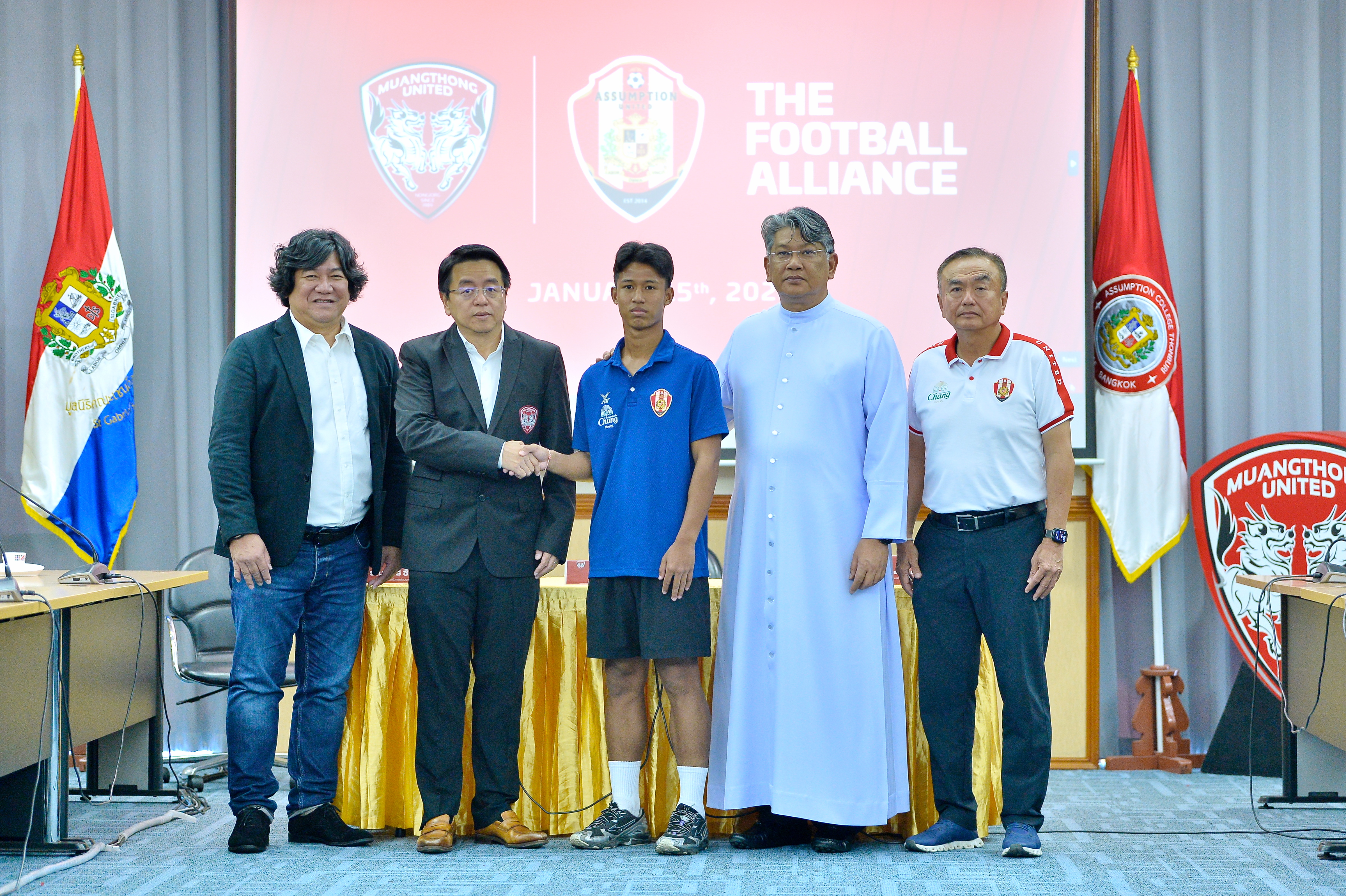  "กิเลนผยอง"เซ็นสัญญา "เจ้าเฉิน" มิดฟิลด์ดาวรุ่งแห่งยุคค่าย "เจ้าสัวน้อย" 